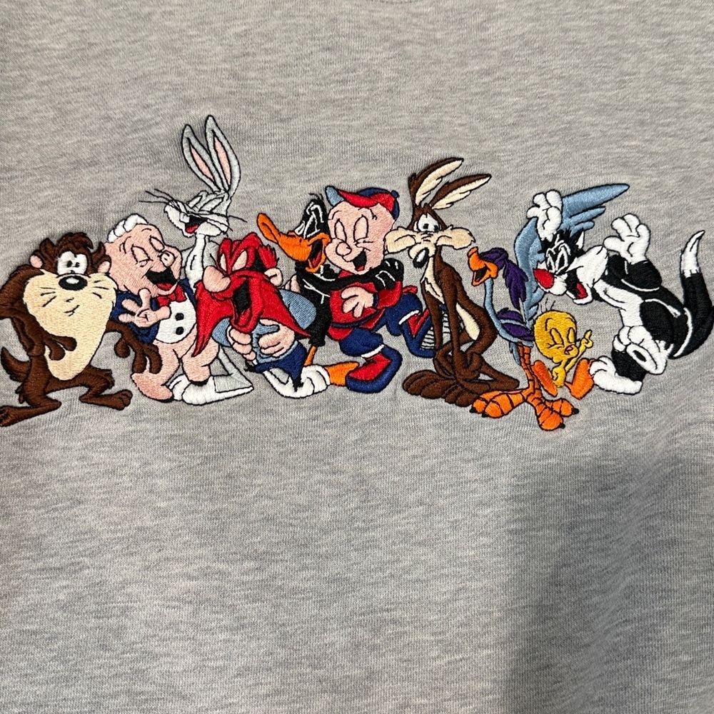 Vintage 90’s Warner Bros. Gray Crewneck Sweater with Looney Tunes Characters - Picture 2 of 5